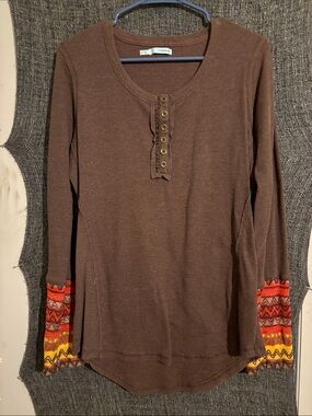 Brown Long-Sleeve Henley Top with Patterned Cuffs